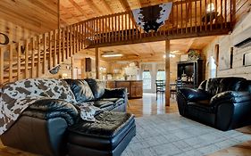 The Willow, Secluded And Cozy Country Cabin